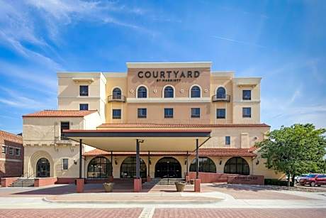 Courtyard by Marriott Wichita at Old Town