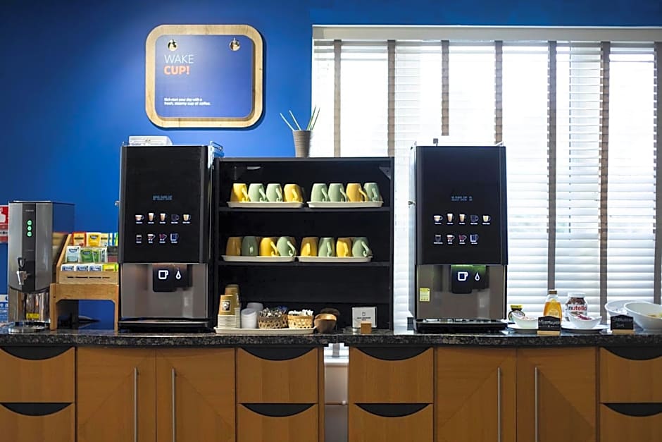 Holiday Inn Express Poole By IHG