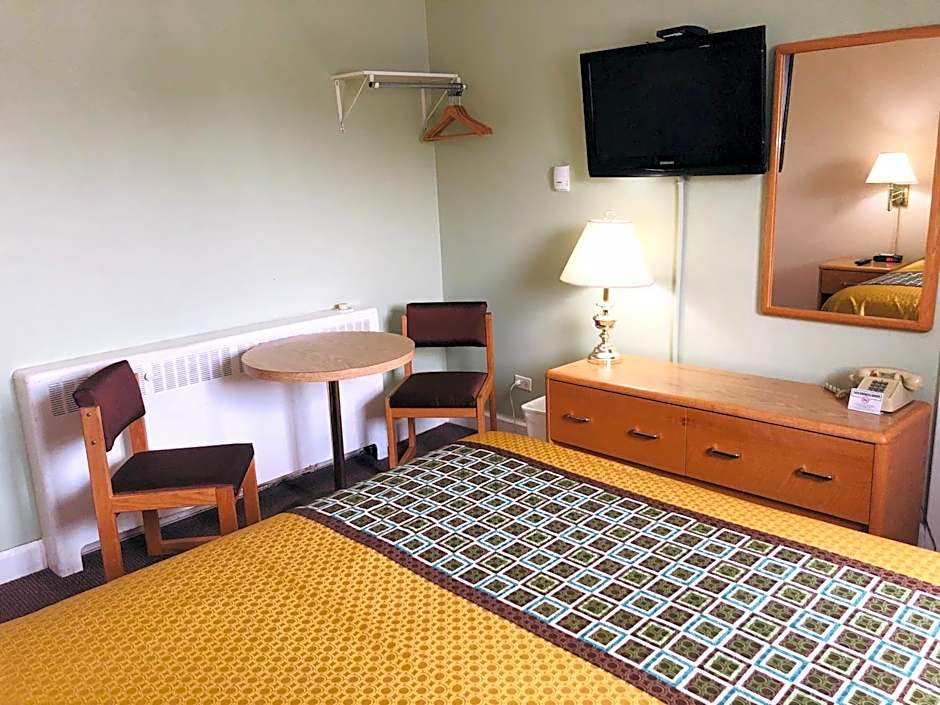 Perth Plaza Inn & Suites