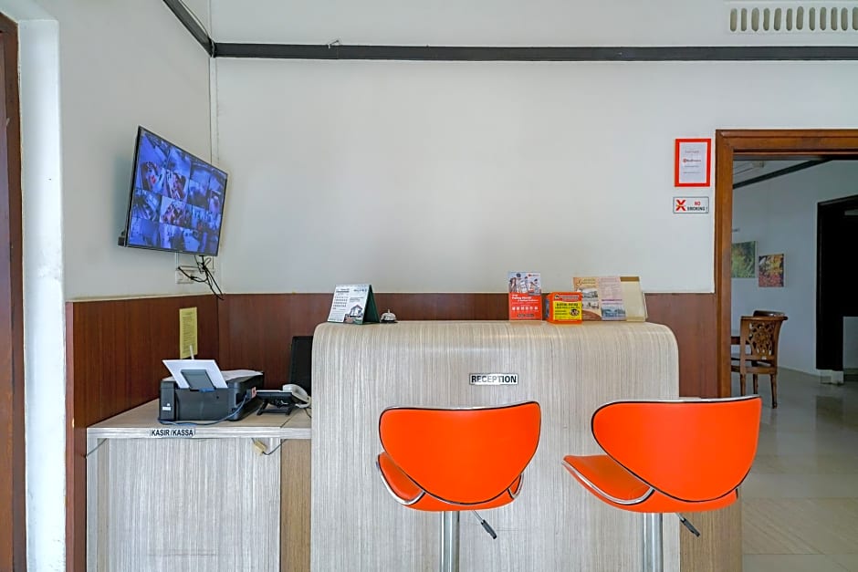 RedDoorz @ Avros Guest House Medan