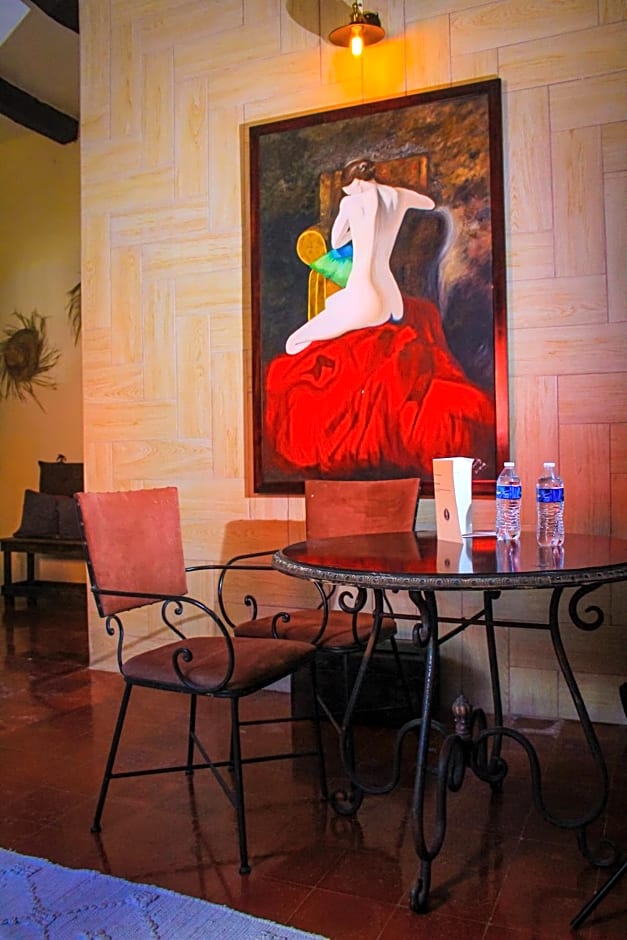 Casa Aluxes Hotel