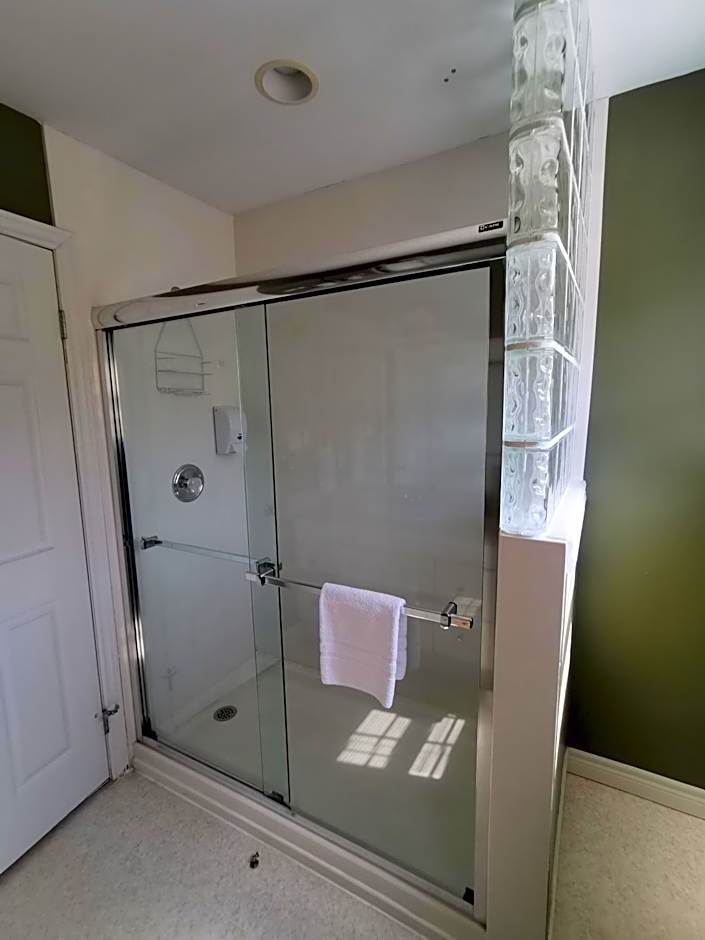 Inn on the Harbour and Telegraph House