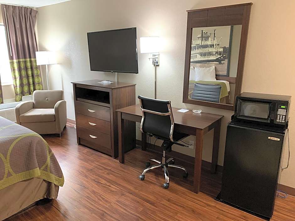 Super 8 by Wyndham Hernando