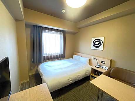 Single Room - Non-Smoking - With Smoking Area on the Floor