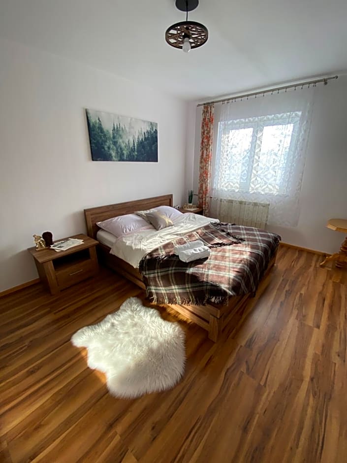 Pokoje Gościnne Pod Jaworem - obok pięknego szlaku wzdłuż rzeki Białka, 1km do stoków Kotelnica