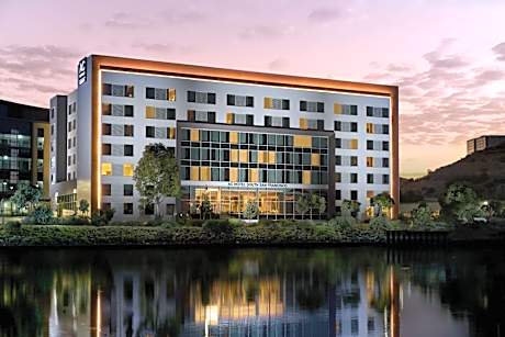 AC Hotel by Marriott San Francisco Airport/Oyster Point Waterfront