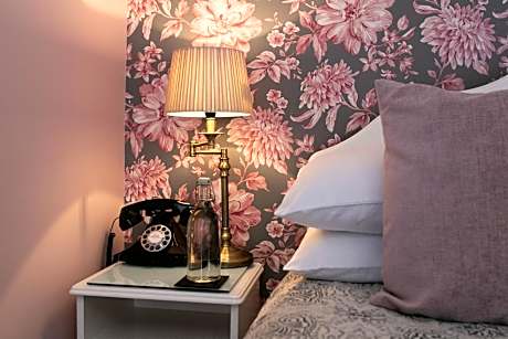 Classic Double Room with Shower