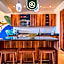Cozy Apt with Private Terrace - Rooftop Pool