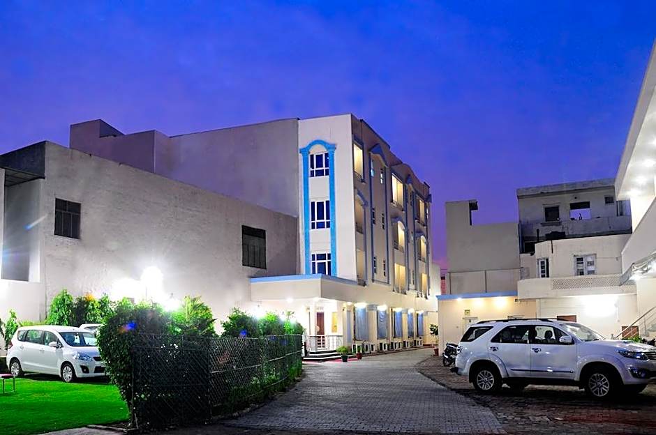 Hotel Maharaja Residency