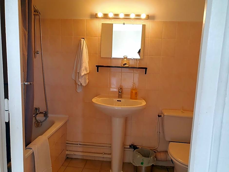 Ferme équestre & Chambres d'hôtes Gateau Stables proche Guédelon