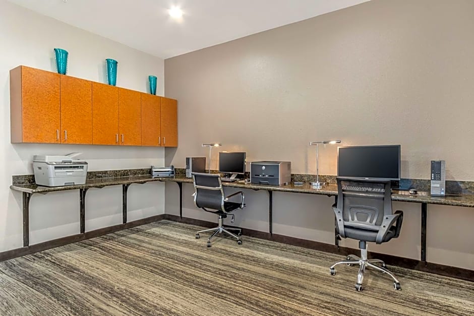 Best Western Airport Inn & Suites