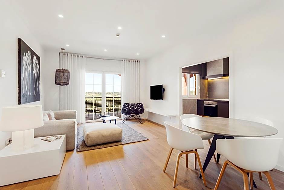 Photo 1 of 16 of Luxury 2 Bedroom Apartment