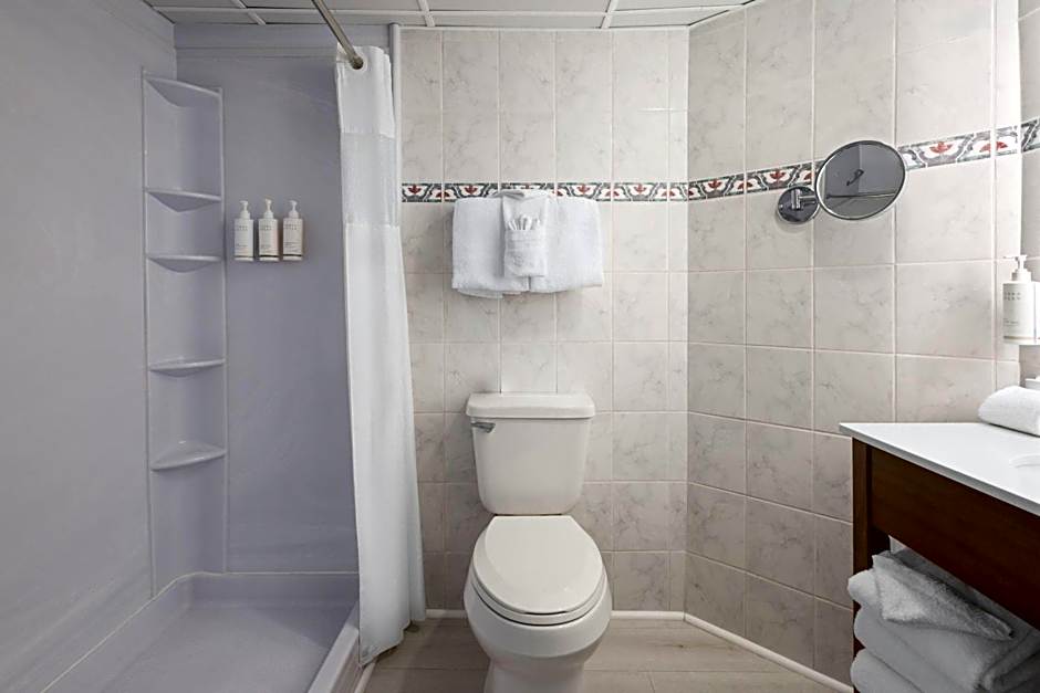 Howard Johnson Plaza Hotel by Wyndham Ocean City Oceanfront
