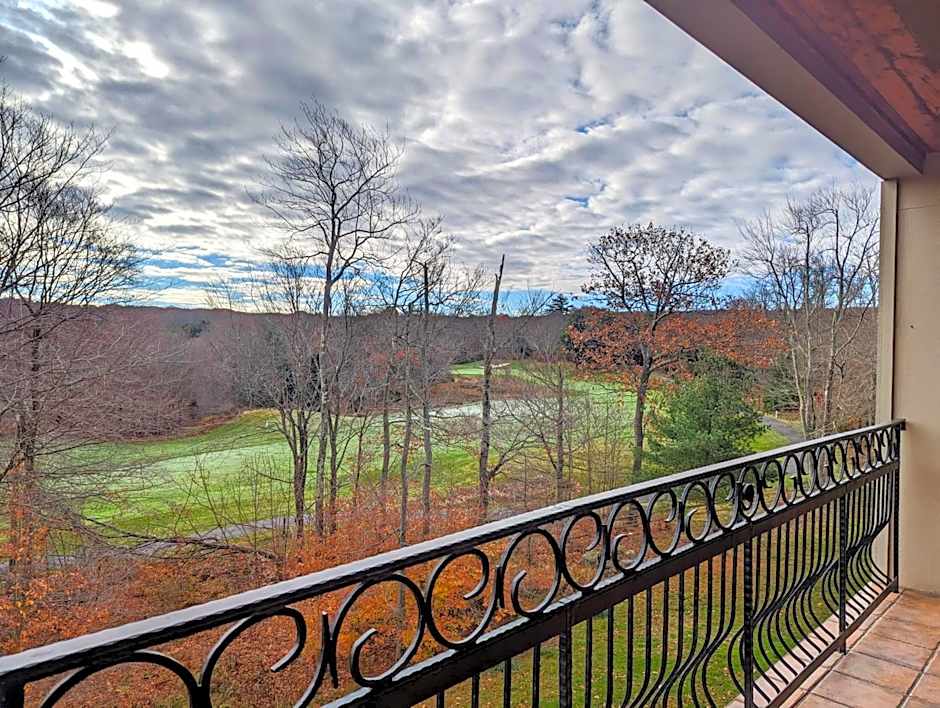 The Willowbrook Golf Hotel At Split Rock
