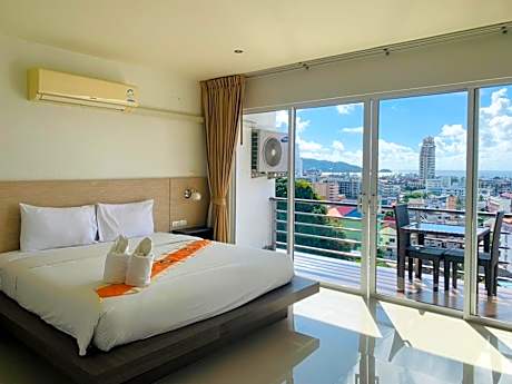 Deluxe Double Room with Balcony and Sea View