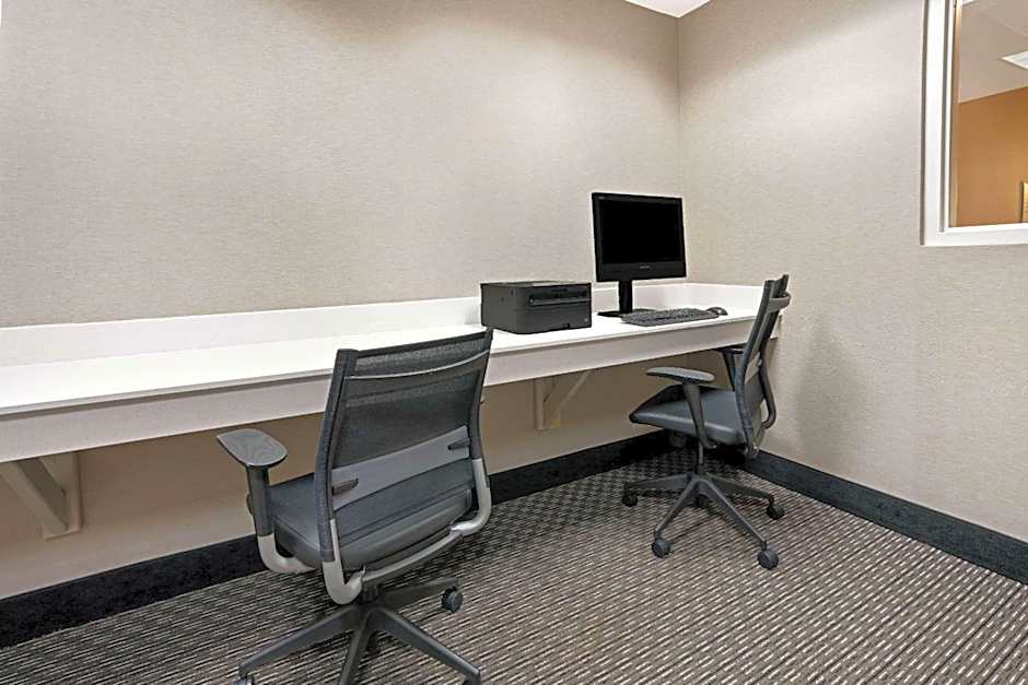 La Quinta Inn & Suites by Wyndham Tacoma Seattle