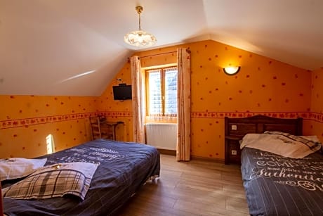 Triple Room with Private Bathroom