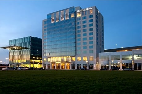 Hotel Arista at CityGate Centre