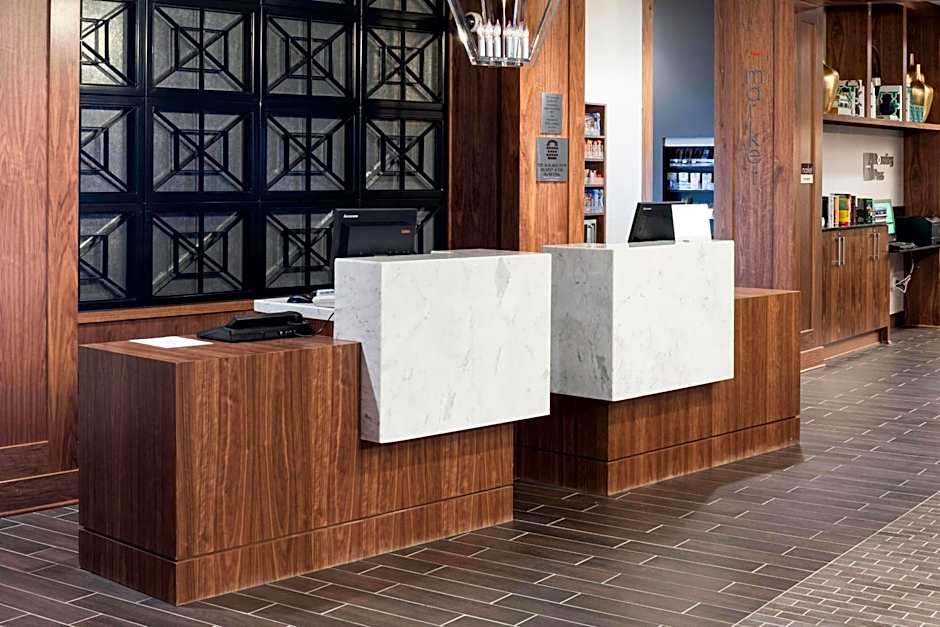 Courtyard by Marriott Richmond Downtown