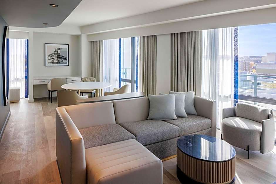 The Morrow Washington DC, Curio Collection By Hilton