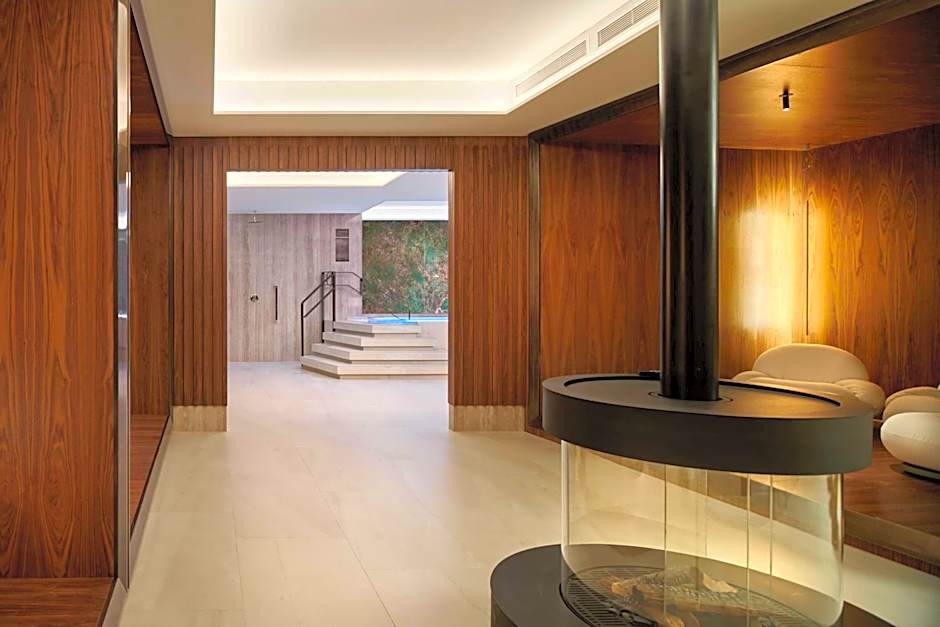 Iceland Parliament Hotel, Curio Collection by Hilton