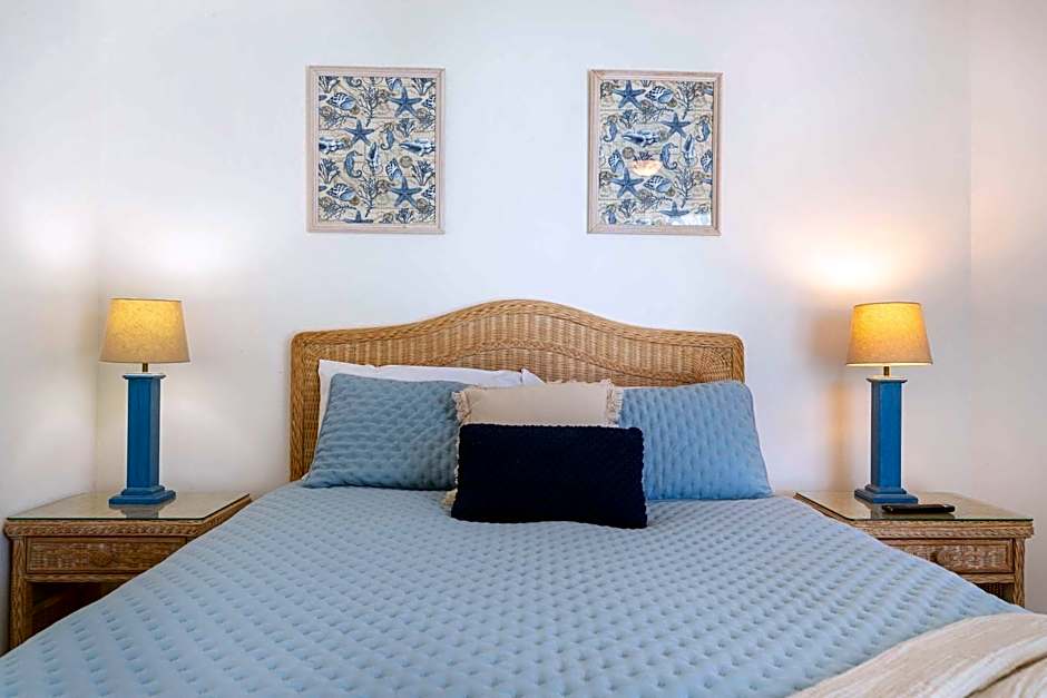 Surfside Buddina Beachfront 3bed Apt - Direct Beach Access