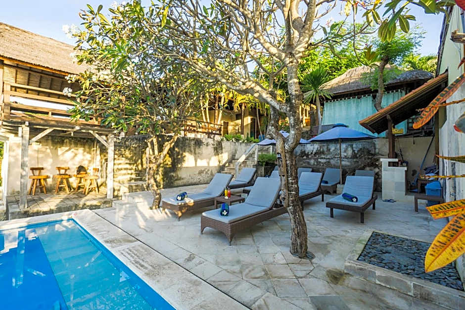 Ware Ware Surf Bungalow Lembongan