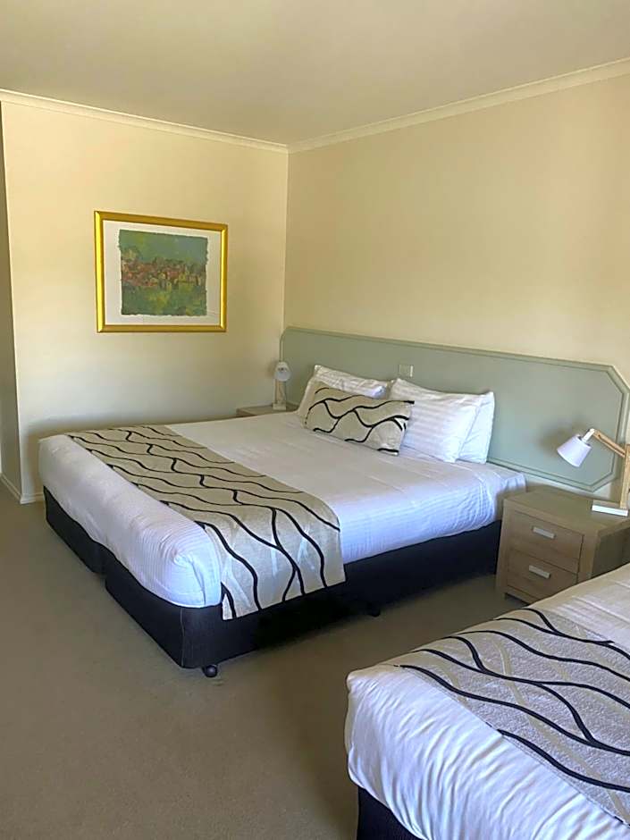 Deniliquin Country Club Motor Inn