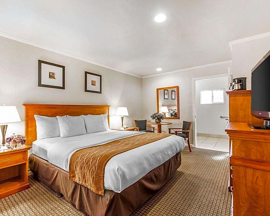 The Inn at 1252 Monterey
