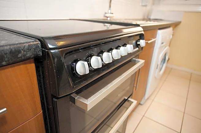 Victoria Centre Apartments in the Victoria Centre Shopping Centre - Nottingham City Centre - 24 hour access - Most Central Location and full Kitchen - Opposite Hilton by Restaurants & Shops - Outdoor Parking Cars or Vans five pounds a day