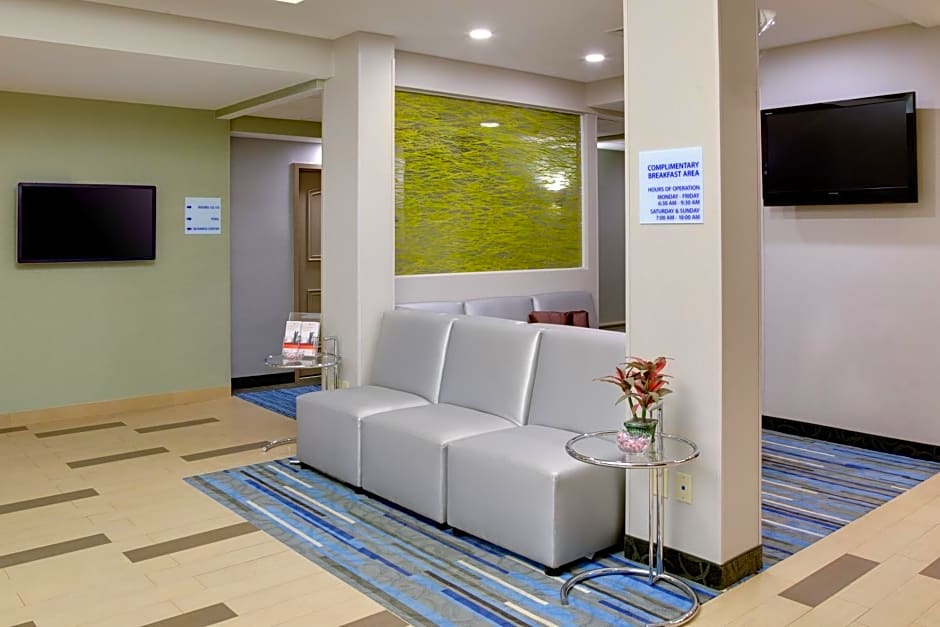 Holiday Inn Express Hotel & Suites Meadowlands Area By IHG