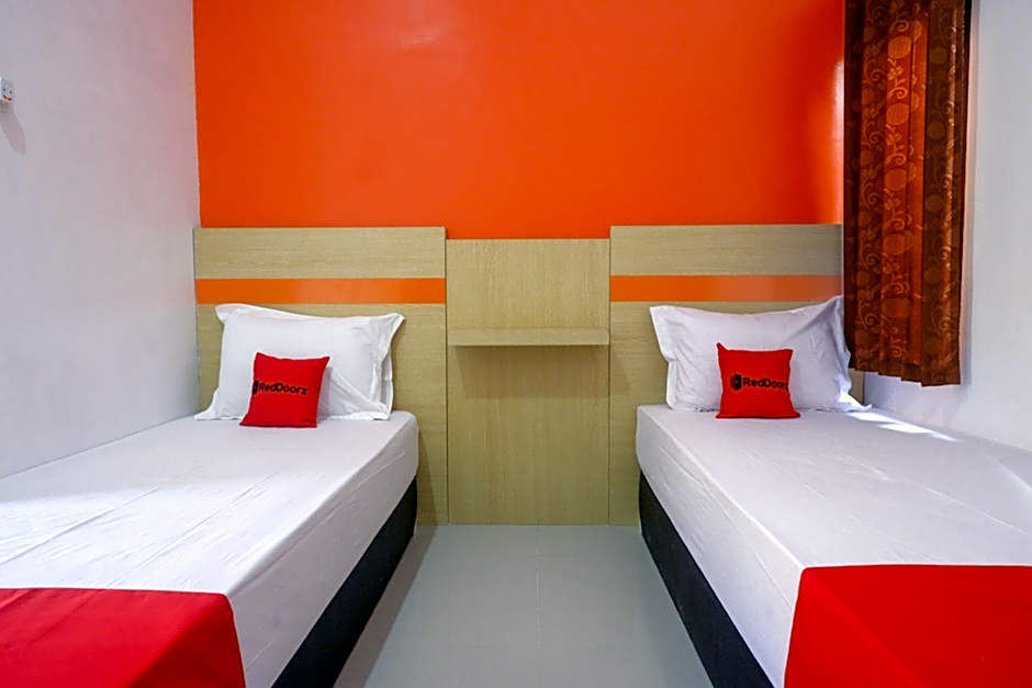 RedDoorz Syariah near Alun Alun Kota Rembang
