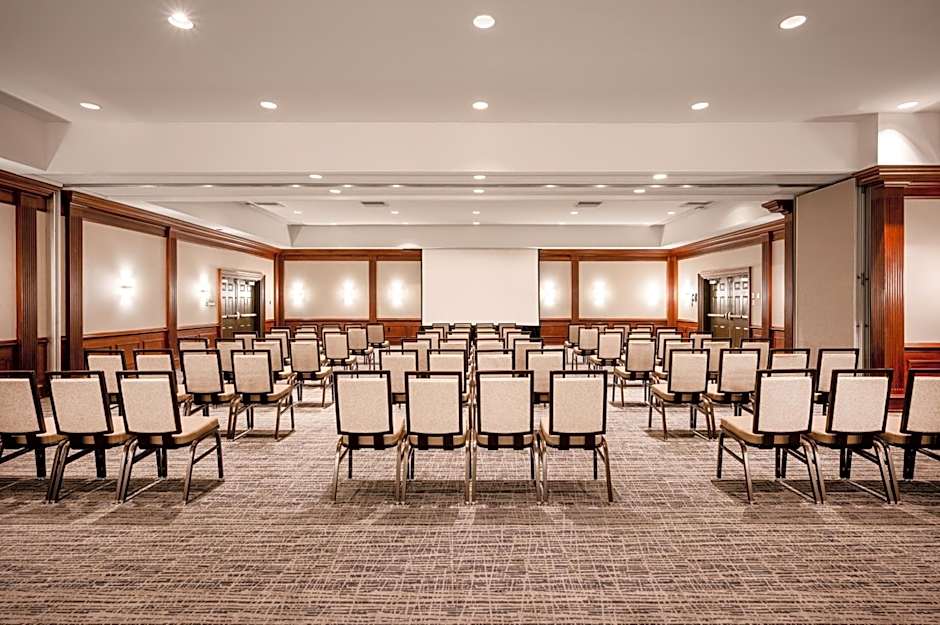 Crowne Plaza Albany - The Desmond Hotel By IHG