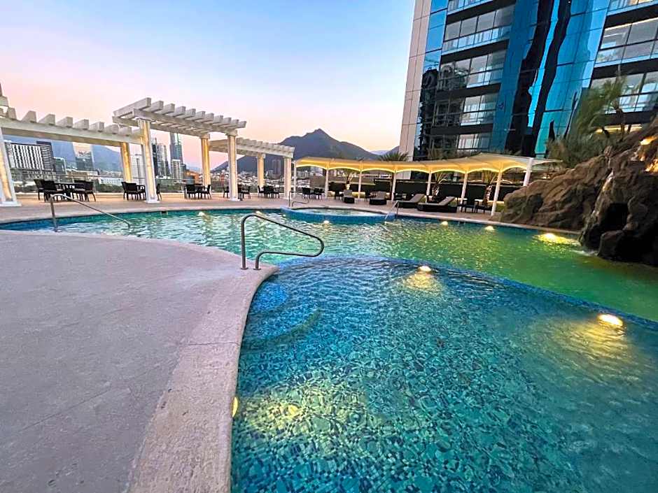Safi Royal Luxury Metropolitan