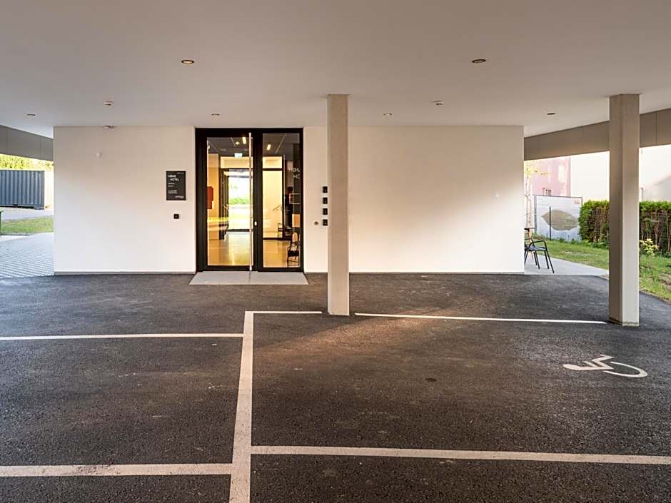 Hotel AT HOME - late arrival self check in