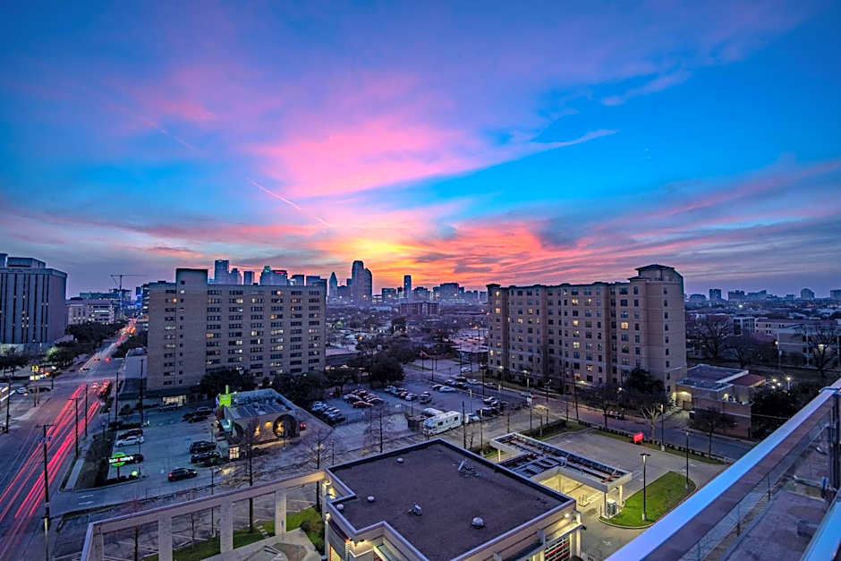 Element Dallas Downtown East