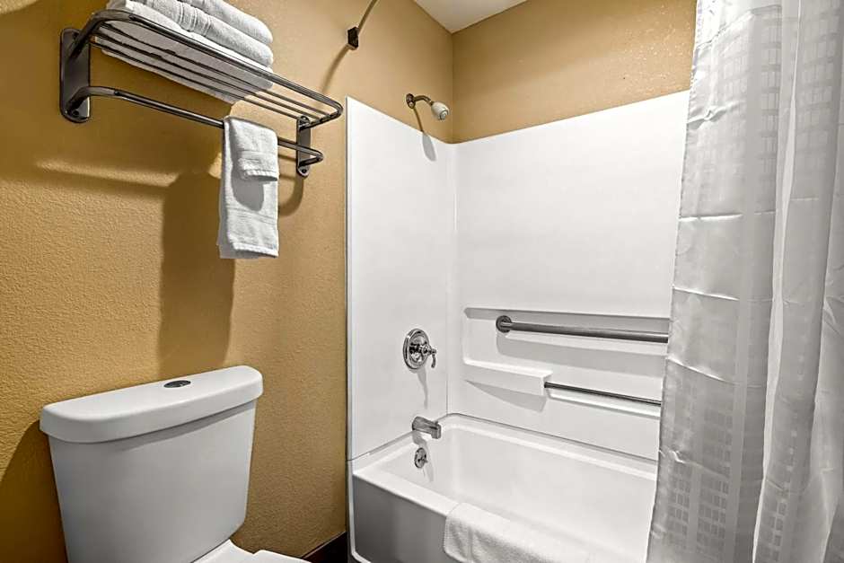 Days Inn by Wyndham Black River Falls