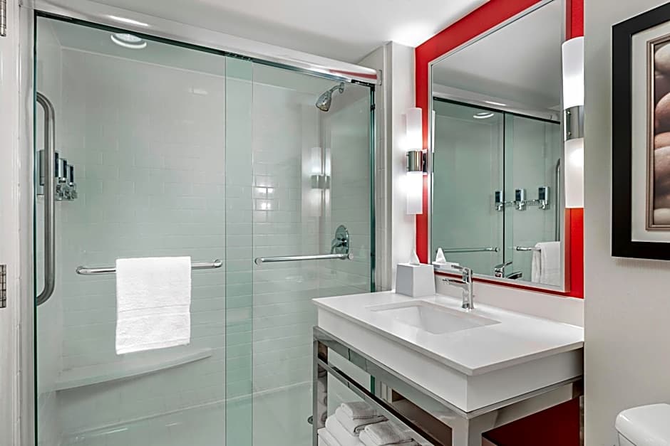 Four Points by Sheraton Hotel & Suites London