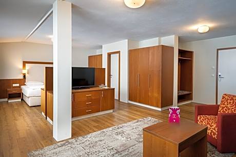 Suite with Mountain View