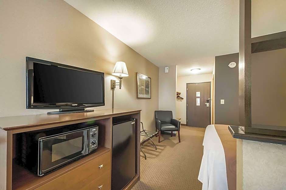 Quality Inn & Suites Newberry