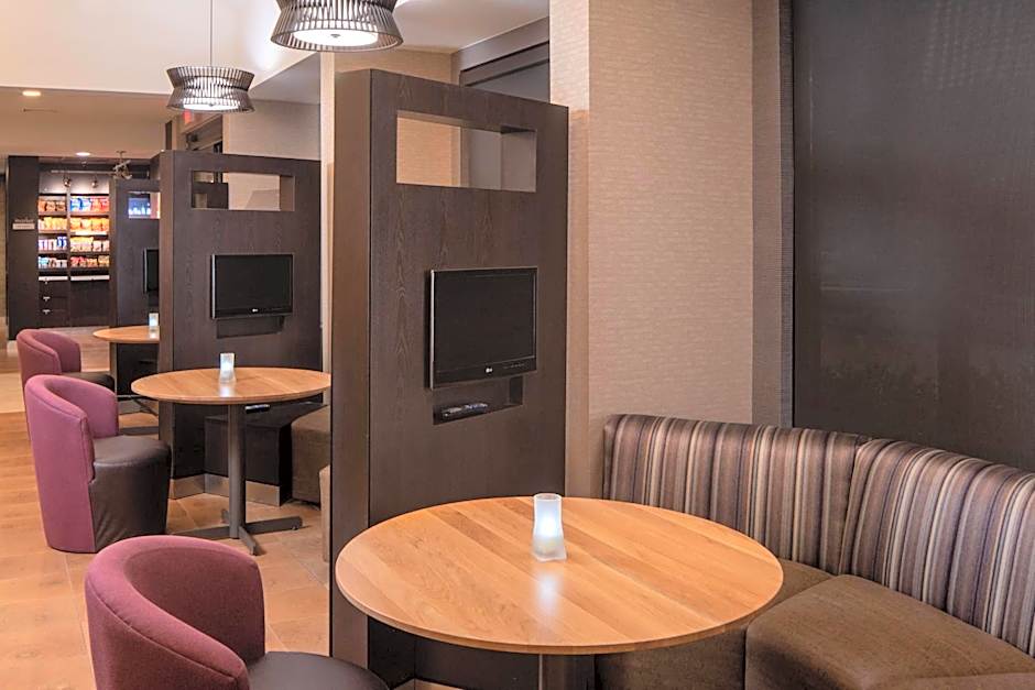 Courtyard by Marriott Memphis East/Park Avenue