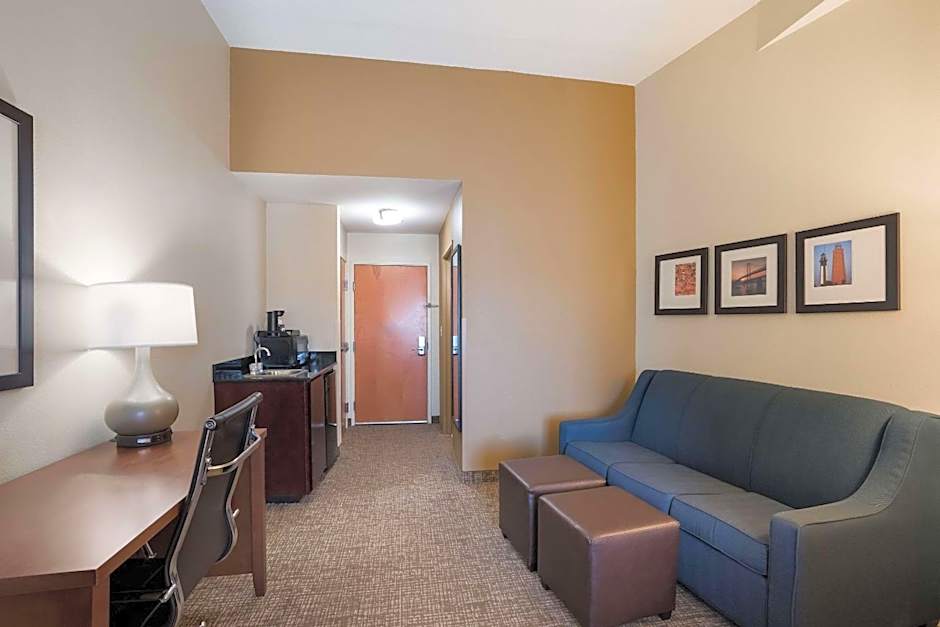 Comfort Suites Suffolk - Chesapeake