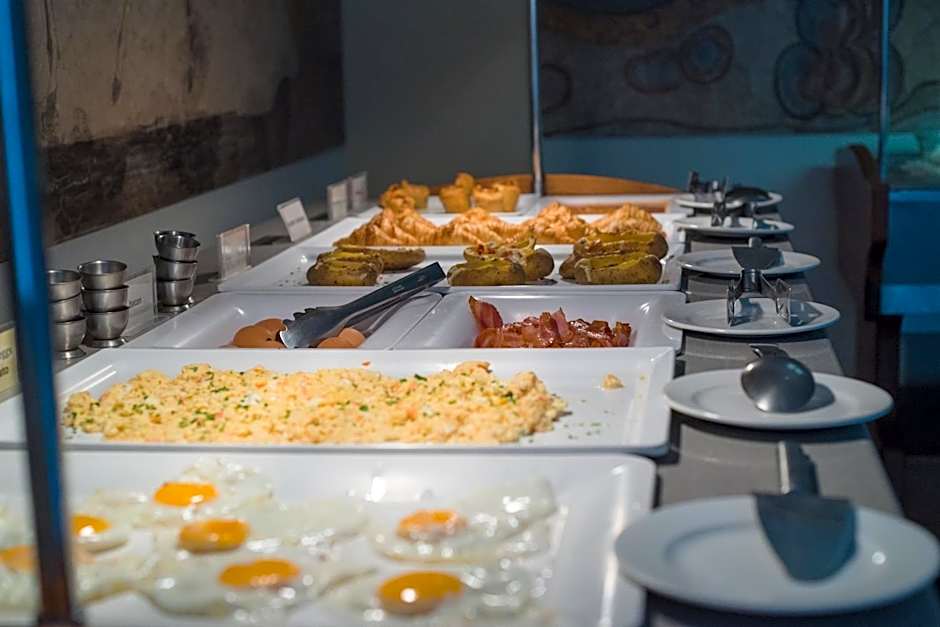 Antinea Suites Hotel & Spa