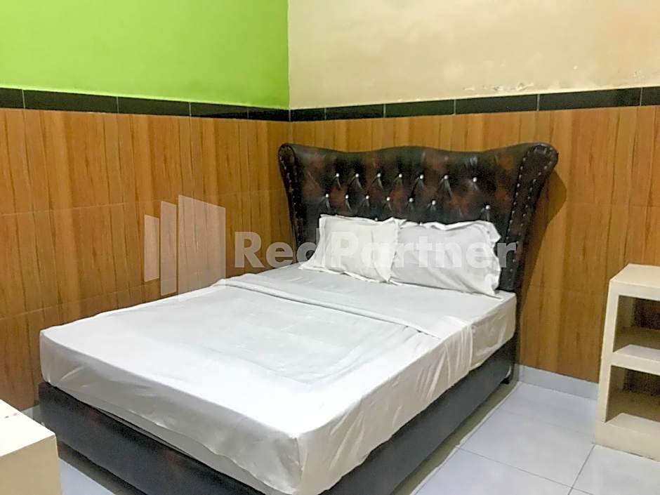 LH101 Guest House Syariah near Makam Sunan Bonang RedPartner