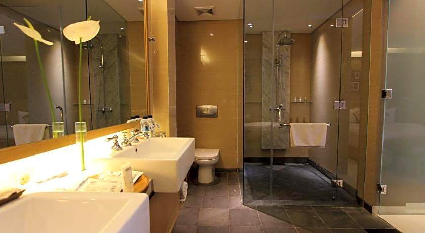 Ossotel Legian Hotel