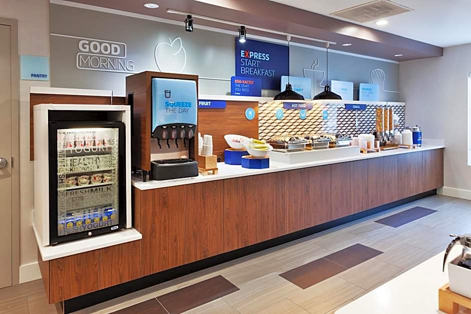 Holiday Inn Express Hotel & Suites Rome-East By IHG
