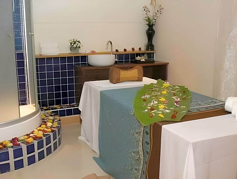 Chakungrao Riverview Hotel