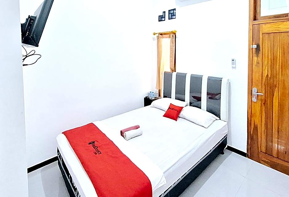 RedDoorz at Queen Asri Premium