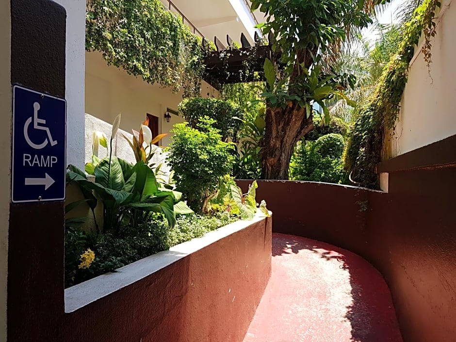 Radisson Fort George Hotel And Marina