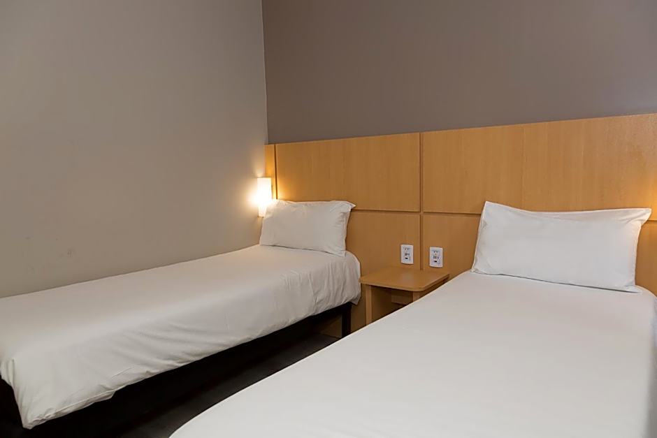 Hotel Ibis Buenos Aires Congreso